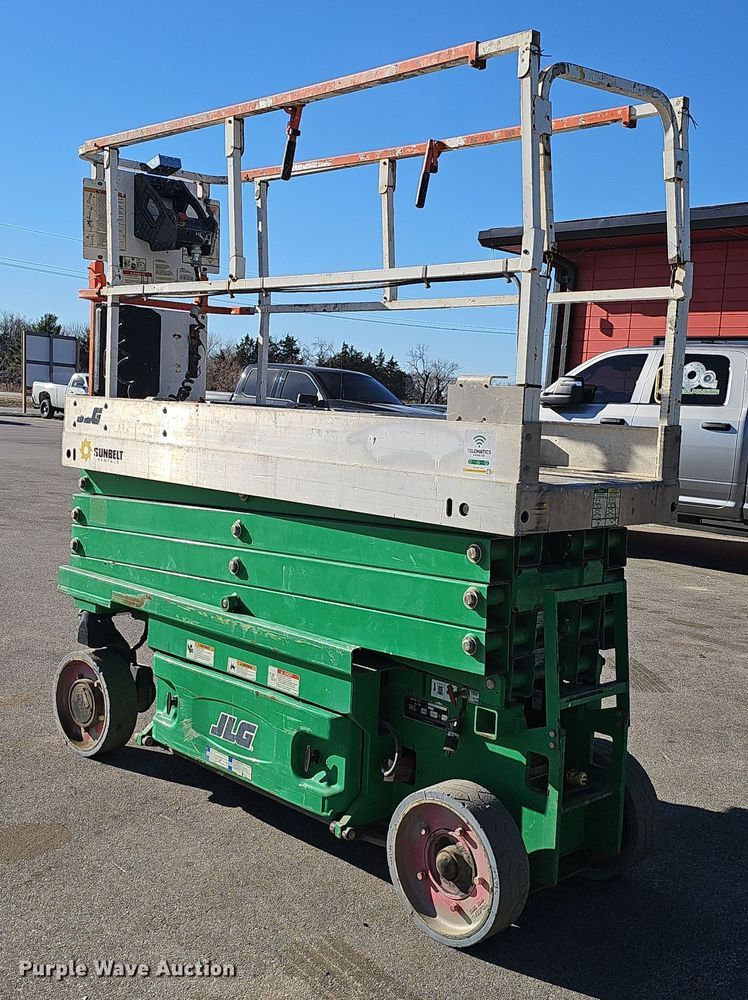 image for item DV0133 2014 JLG 2630ES scissor lift
