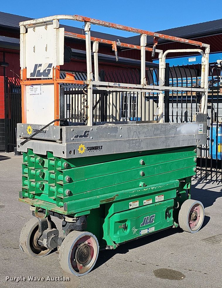 image for item DV0133 2014 JLG 2630ES scissor lift