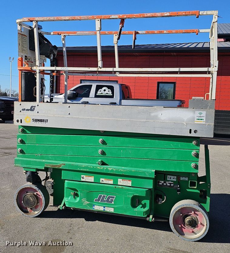 image for item DV0133 2014 JLG 2630ES scissor lift