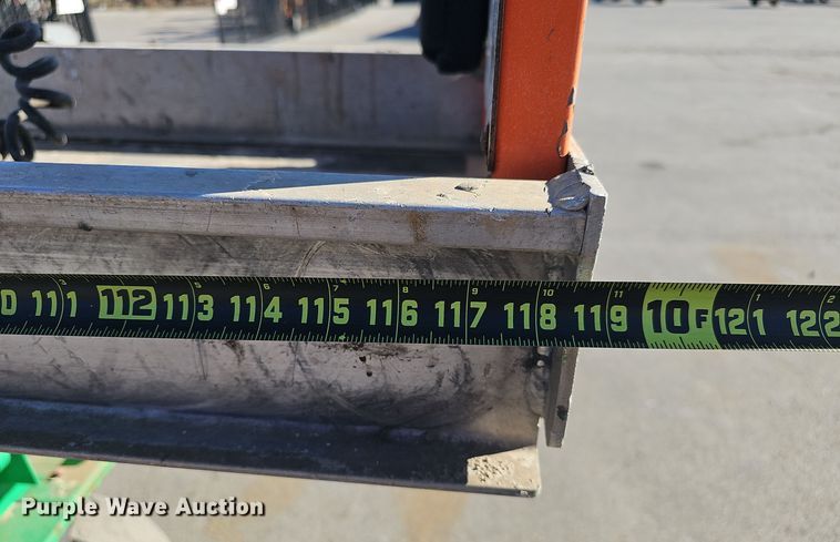 image for item DV0133 2014 JLG 2630ES scissor lift