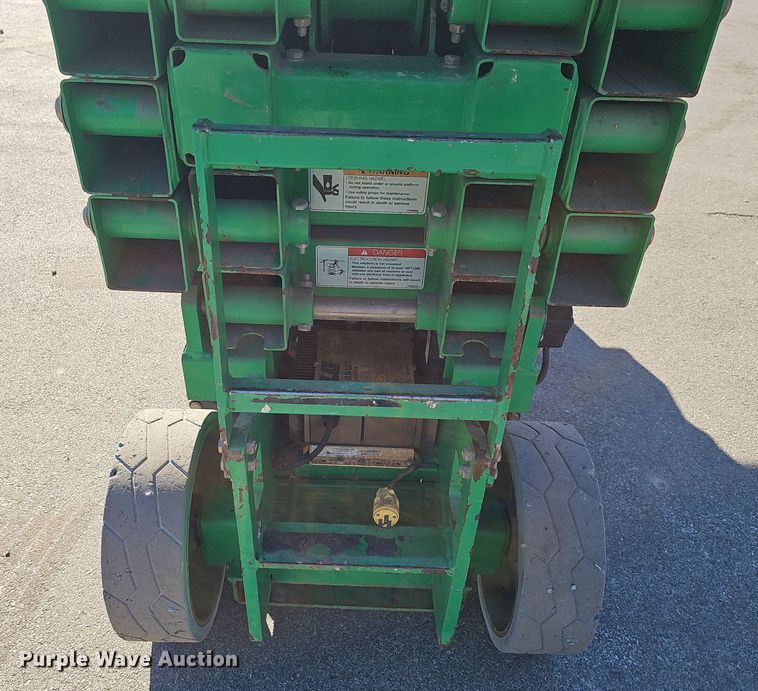 image for item DV0133 2014 JLG 2630ES scissor lift