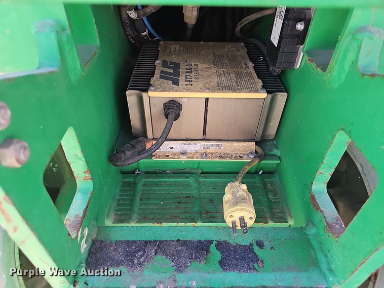 image for item DV0133 2014 JLG 2630ES scissor lift