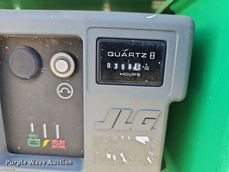 image for item DV0133 2014 JLG 2630ES scissor lift