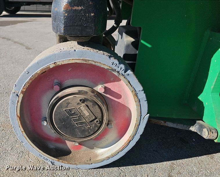 image for item DV0133 2014 JLG 2630ES scissor lift