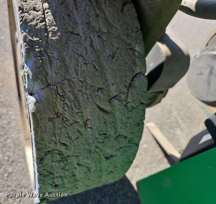 image for item DV0133 2014 JLG 2630ES scissor lift