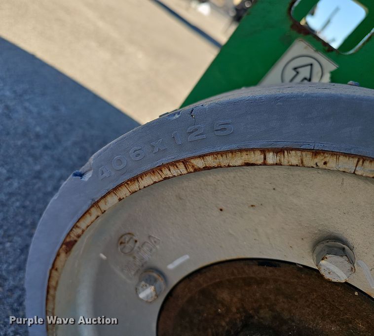 image for item DV0133 2014 JLG 2630ES scissor lift