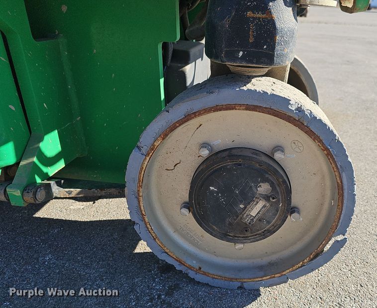 image for item DV0133 2014 JLG 2630ES scissor lift