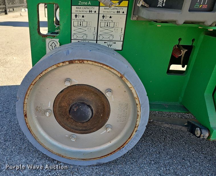 image for item DV0133 2014 JLG 2630ES scissor lift