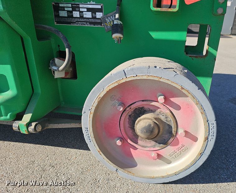 image for item DV0133 2014 JLG 2630ES scissor lift