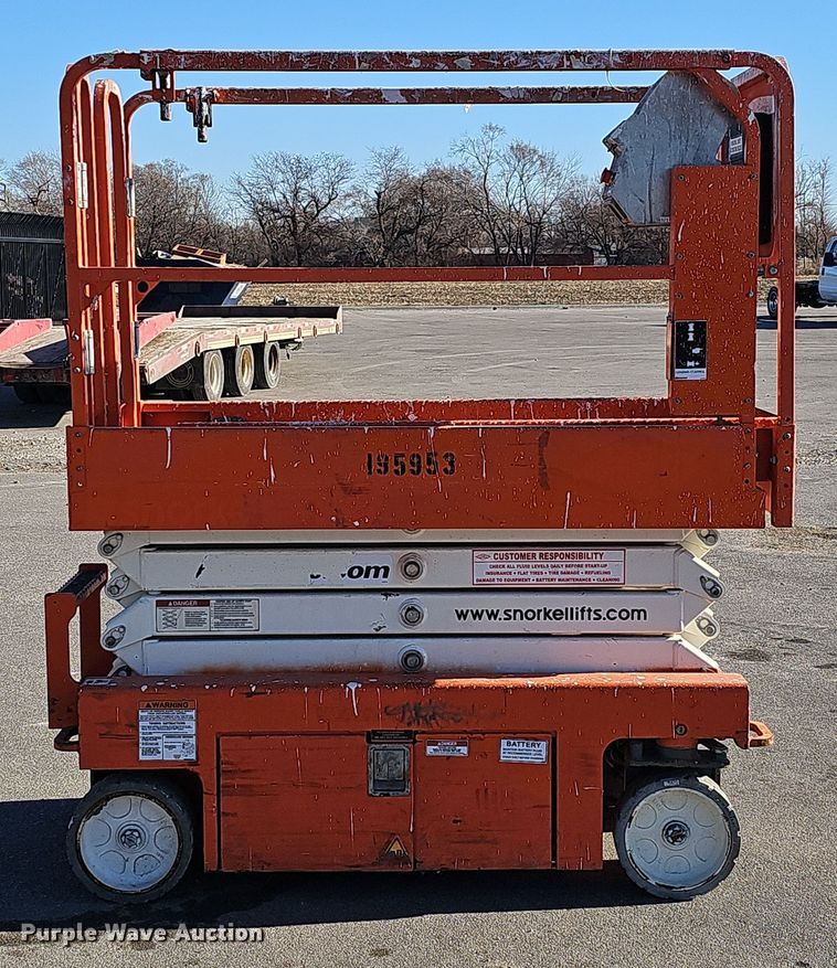 image for item DV0134 2017 Snorkel S3219E scissor lift