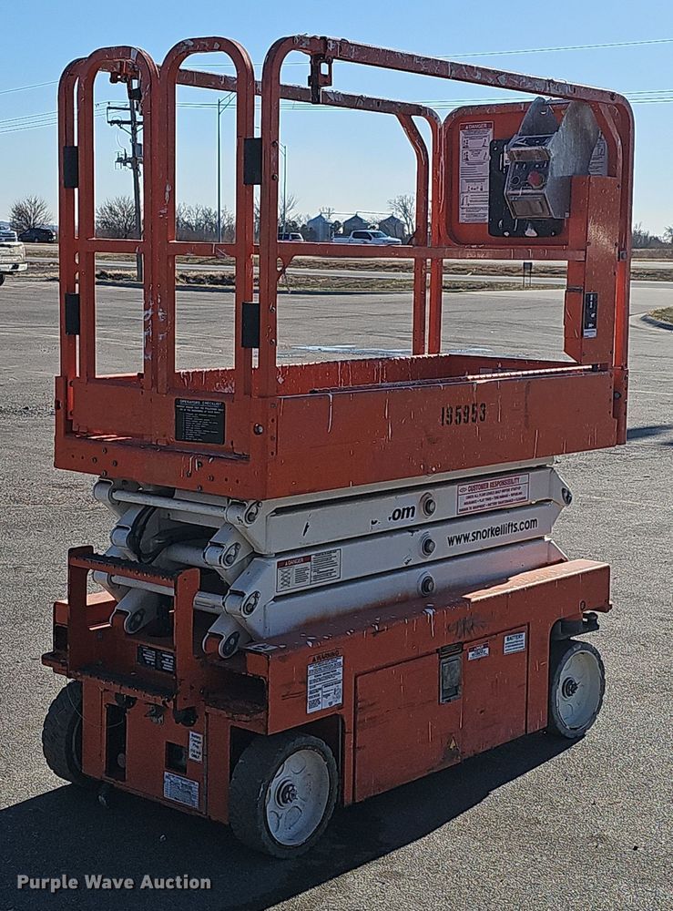 image for item DV0134 2017 Snorkel S3219E scissor lift