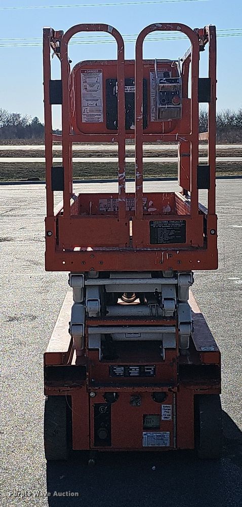 image for item DV0134 2017 Snorkel S3219E scissor lift