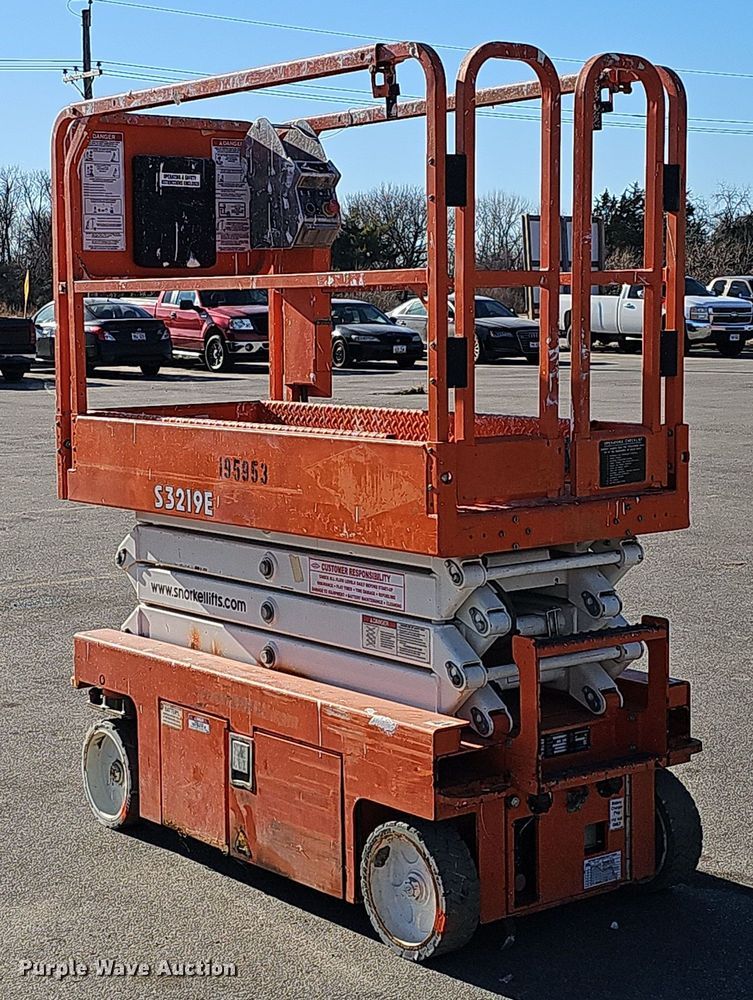 image for item DV0134 2017 Snorkel S3219E scissor lift