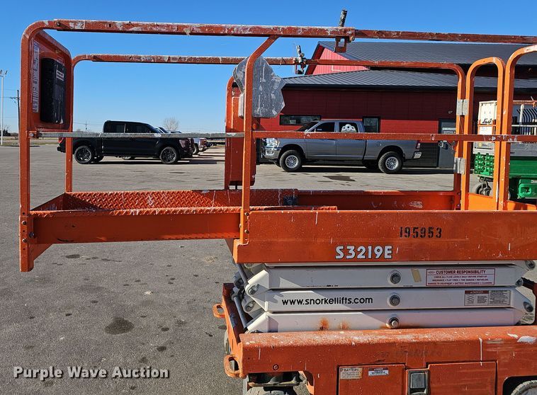 image for item DV0134 2017 Snorkel S3219E scissor lift