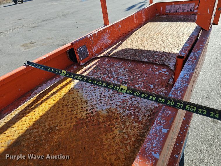 image for item DV0134 2017 Snorkel S3219E scissor lift