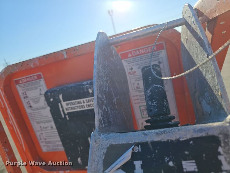 image for item DV0134 2017 Snorkel S3219E scissor lift