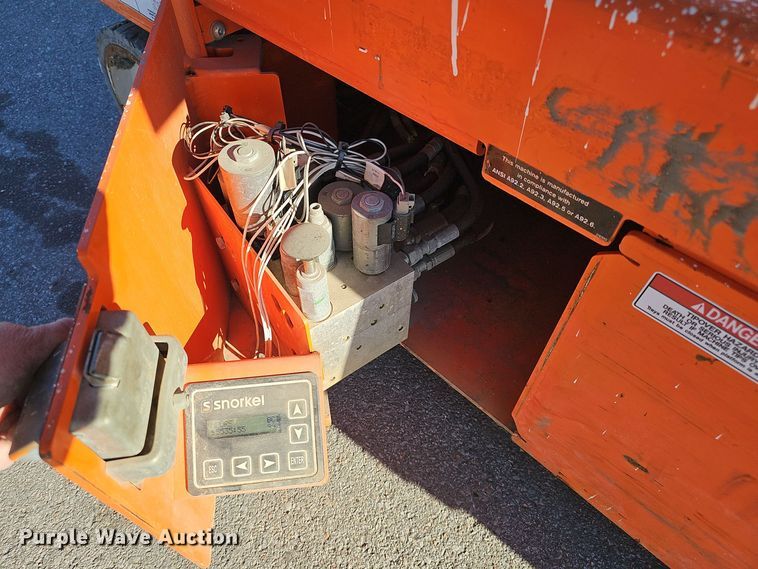 image for item DV0134 2017 Snorkel S3219E scissor lift