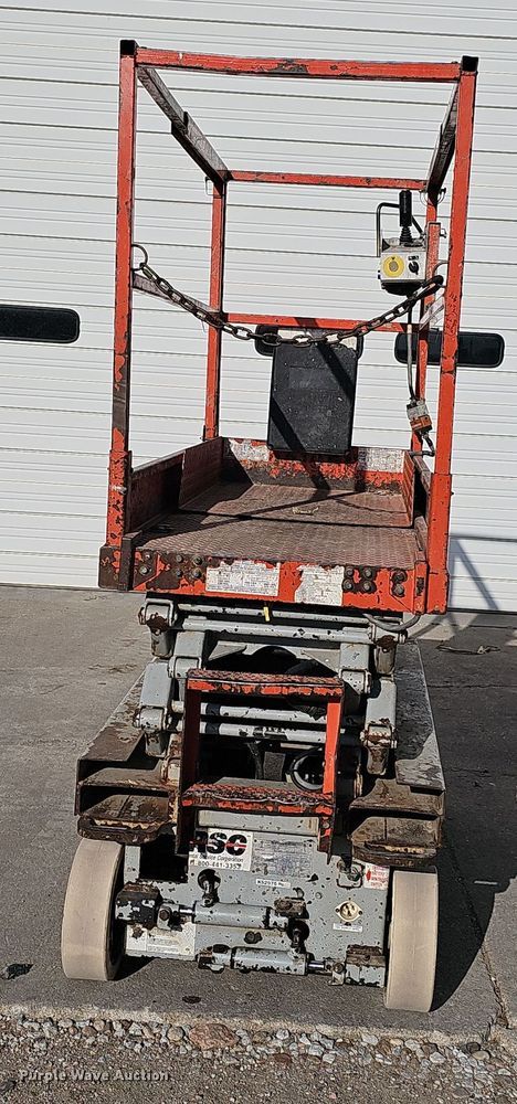 image for item DV0161 2000 Skyjack SJIII 3219 scissor lift