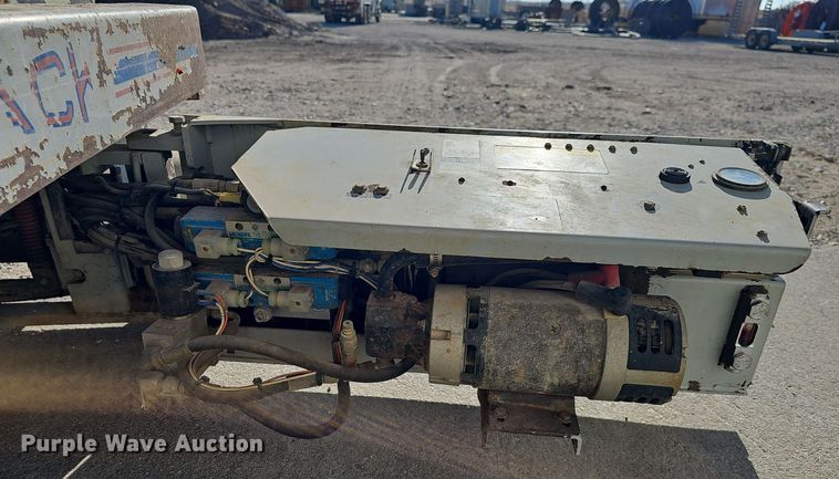 image for item DV0161 2000 Skyjack SJIII 3219 scissor lift