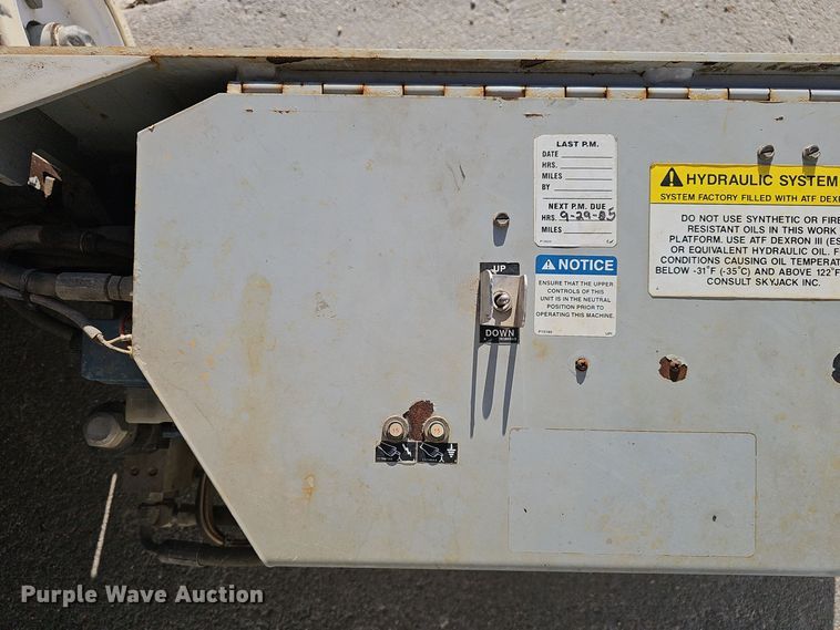 image for item DV0161 2000 Skyjack SJIII 3219 scissor lift