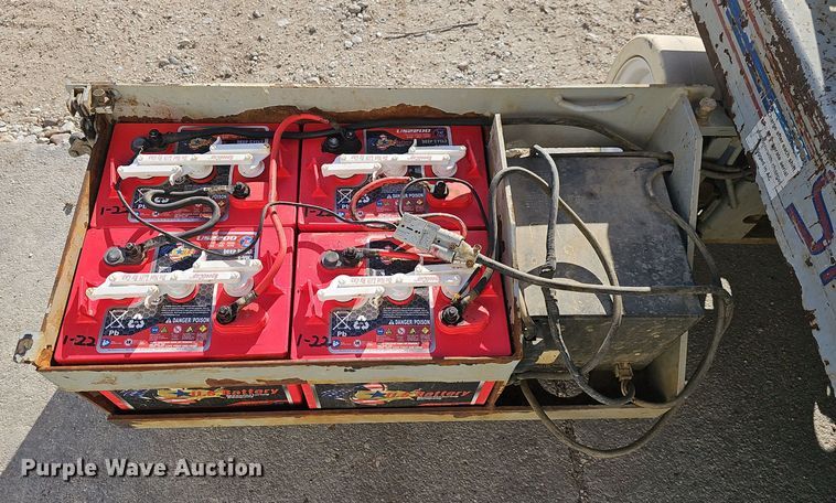 image for item DV0161 2000 Skyjack SJIII 3219 scissor lift