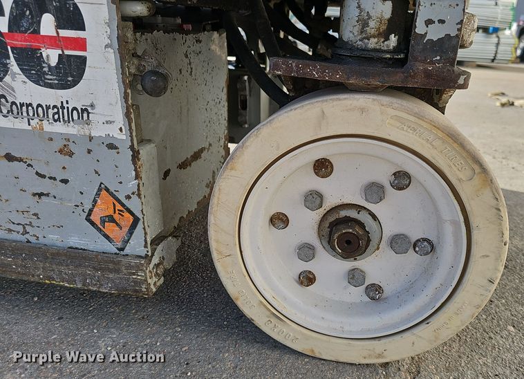 image for item DV0161 2000 Skyjack SJIII 3219 scissor lift