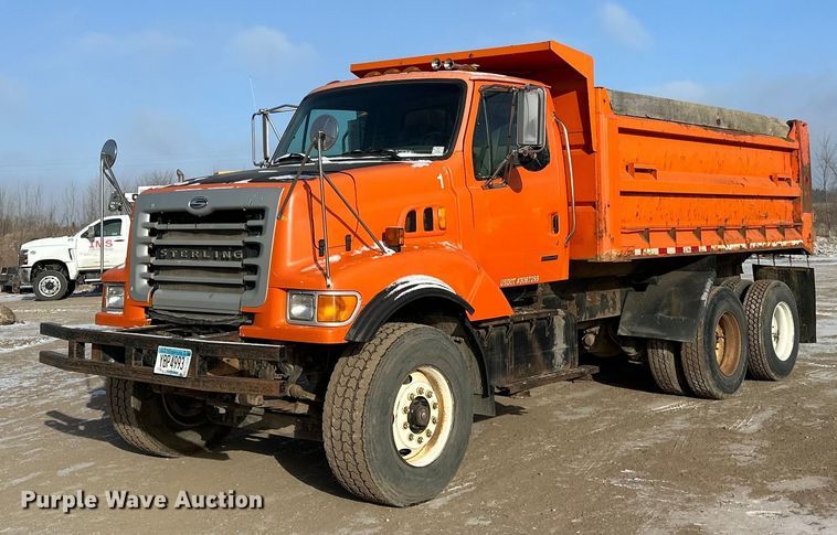 image for item DV0542 2003 Sterling dump truck