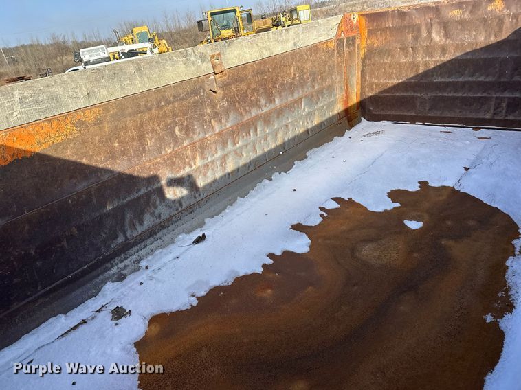 image for item DV0542 2003 Sterling dump truck