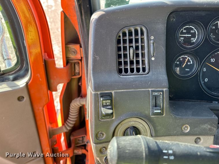 image for item DV0542 2003 Sterling dump truck