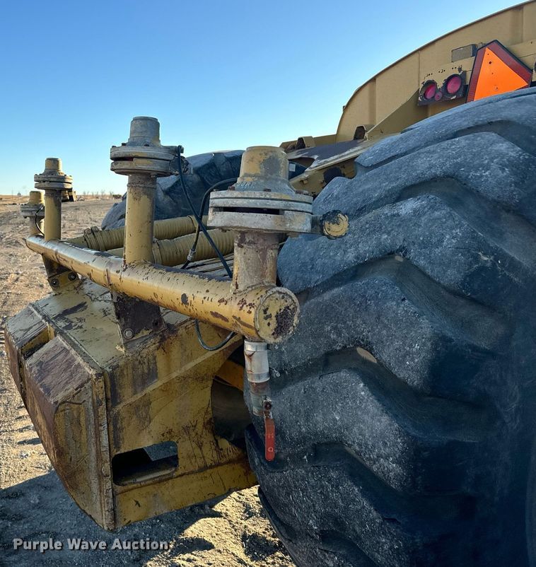 image for item DV2851 1979 Caterpillar 623B water wagon