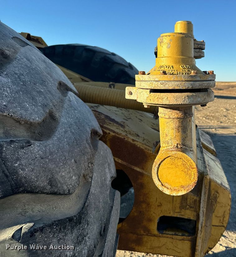 image for item DV2851 1979 Caterpillar 623B water wagon