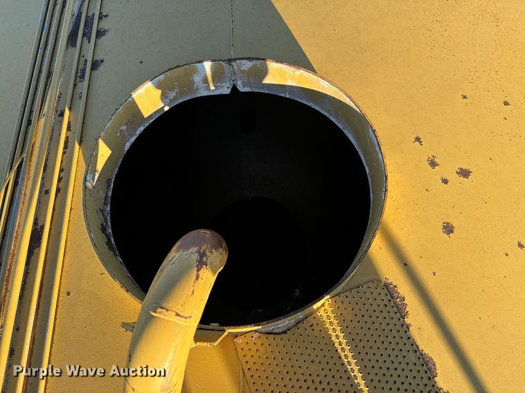 image for item DV2851 1979 Caterpillar 623B water wagon