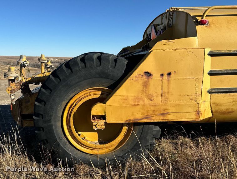 image for item DV2851 1979 Caterpillar 623B water wagon