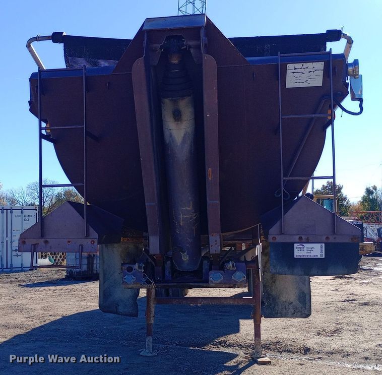 image for item DW0906 2000 Western end dump trailer