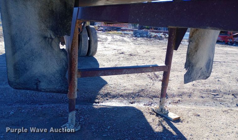 image for item DW0906 2000 Western end dump trailer