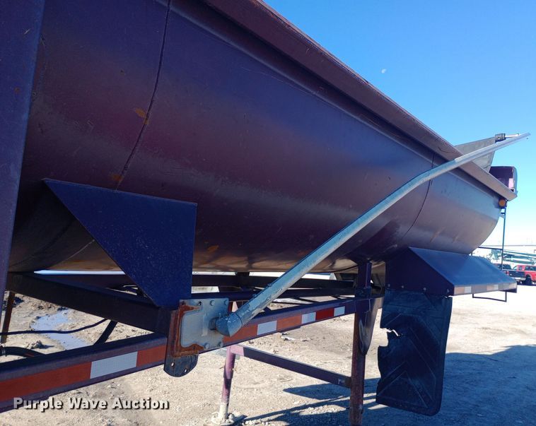 image for item DW0906 2000 Western end dump trailer