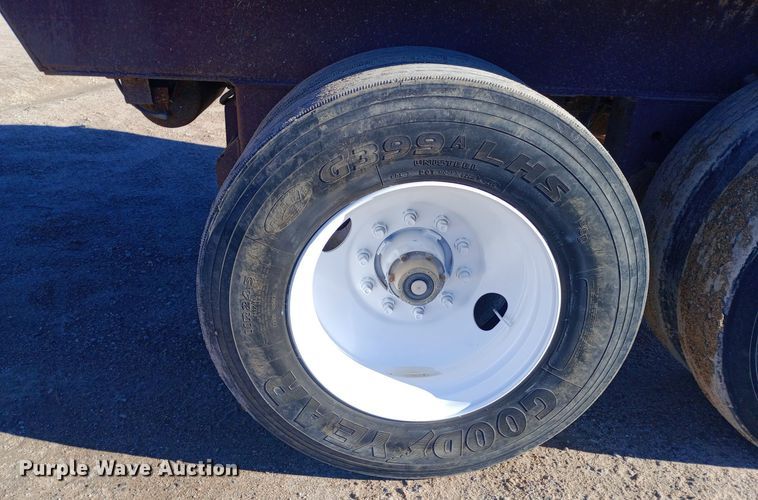 image for item DW0906 2000 Western end dump trailer