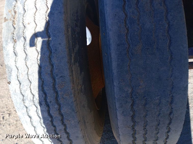 image for item DW0906 2000 Western end dump trailer