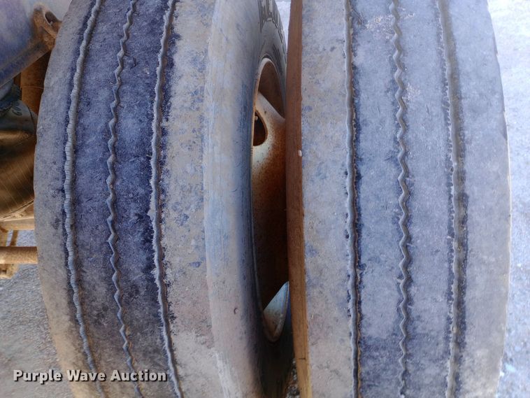 image for item DW0906 2000 Western end dump trailer