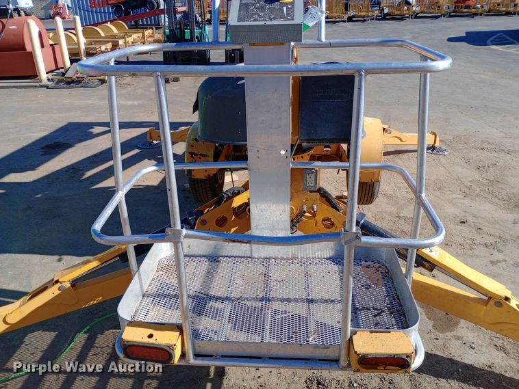 image for item DW0913 2017 Houlotte 4527A boom lift