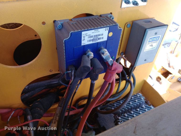 image for item DW0913 2017 Houlotte 4527A boom lift