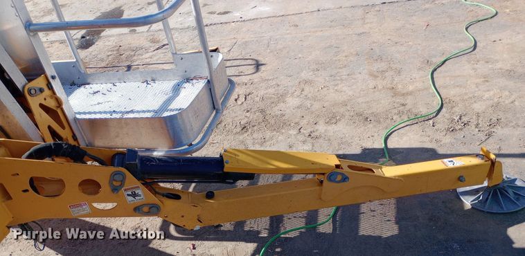 image for item DW0913 2017 Houlotte 4527A boom lift