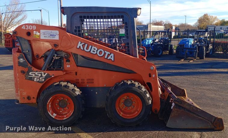 image for item DW0915 2017 Kubota SSV65 skid steer loader