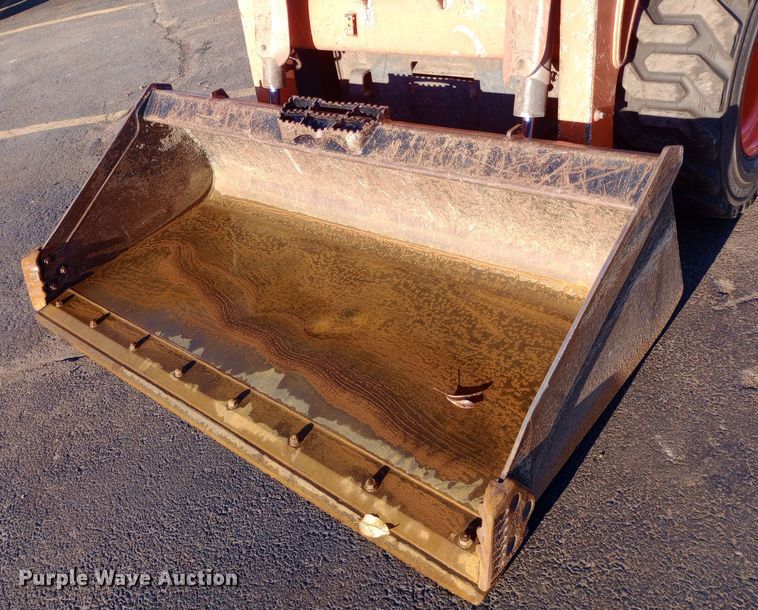 image for item DW0915 2017 Kubota SSV65 skid steer loader