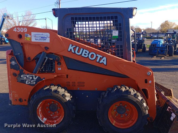 image for item DW0915 2017 Kubota SSV65 skid steer loader