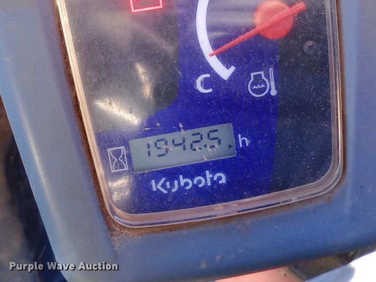 image for item DW0915 2017 Kubota SSV65 skid steer loader