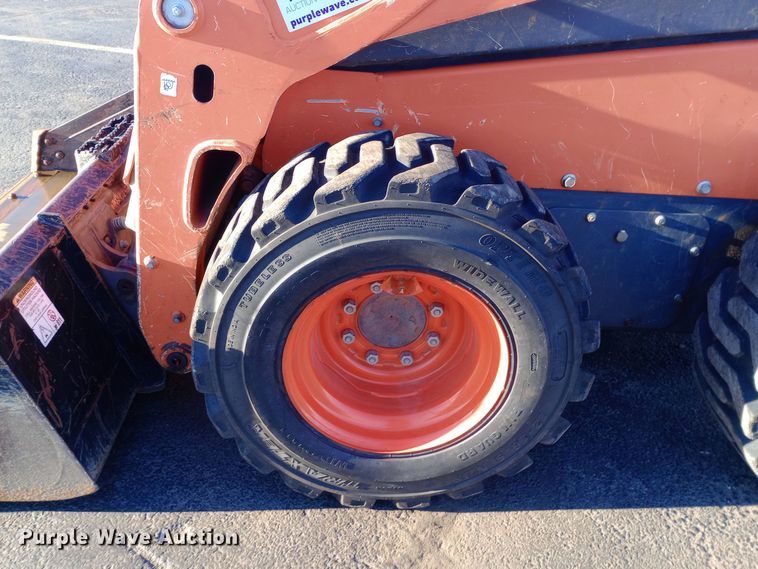 image for item DW0915 2017 Kubota SSV65 skid steer loader