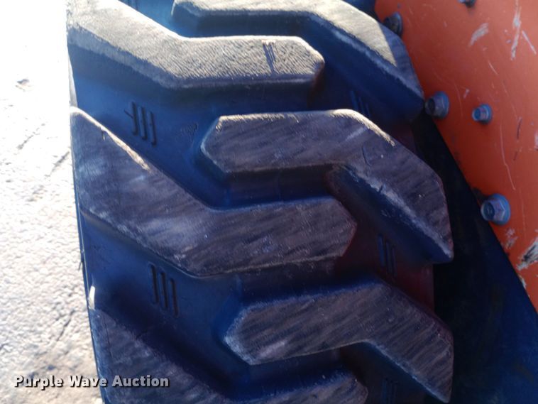 image for item DW0915 2017 Kubota SSV65 skid steer loader