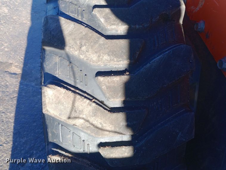 image for item DW0915 2017 Kubota SSV65 skid steer loader