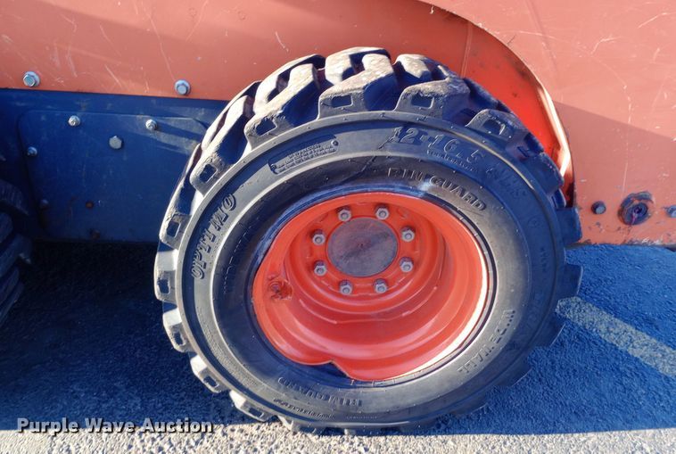 image for item DW0915 2017 Kubota SSV65 skid steer loader